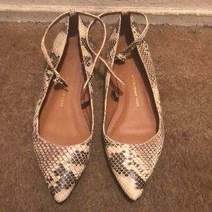Gap Size 6.5 Snakeskin flats